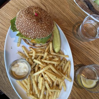 Sunday In Brooklyn - Sunday Burger - New American Near Me - Brooklyn, New York