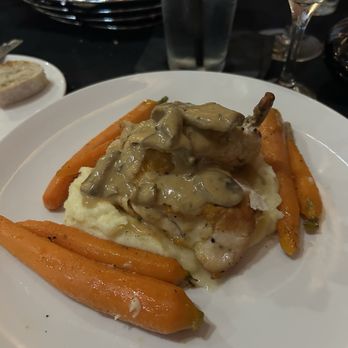 Prime 239 Steakhouse - Chicken, mashed potatoes and carrots - Steakhouses Near Me - Cape Coral, Florida Prime 239 Steakhouse - Chicken, mashed potatoes and carrots - Steakhouses Near Me - Cape Coral, Florida