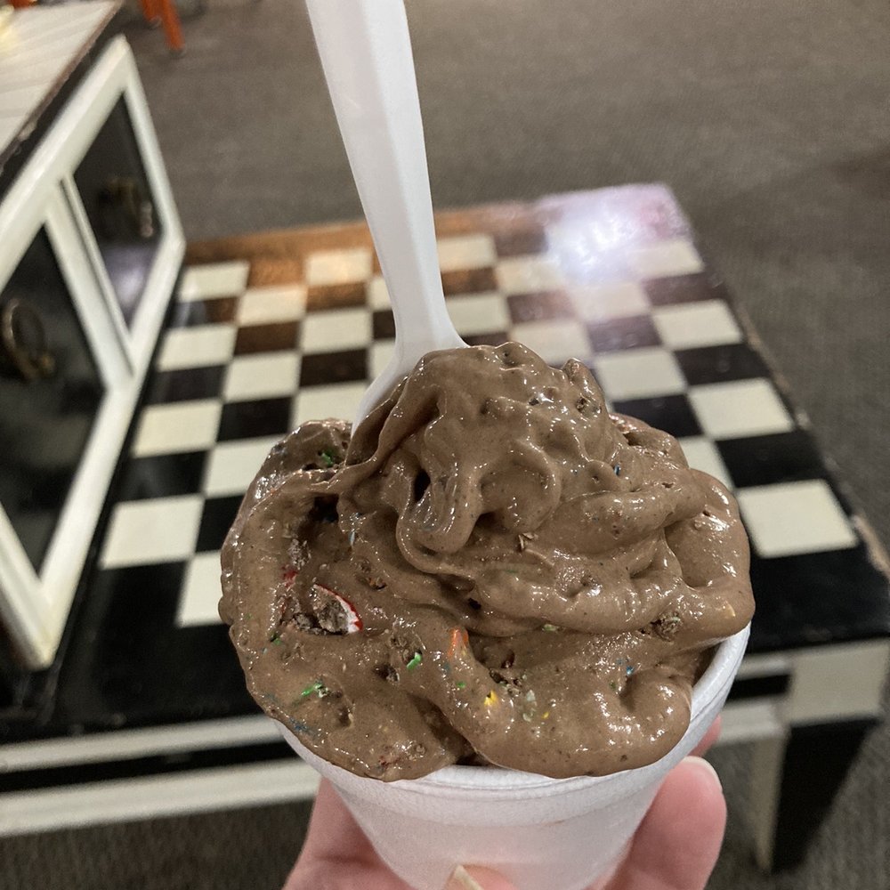 Andee's Custom Blended Ice Cream - Chocolate with m&ms - Coffee & Tea Near Me - Clemson, South Carolina