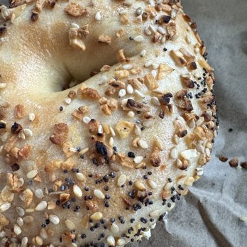 Noah's NY Bagels - Everything bagel with garden veggie cream cheese - Bagels Near Me - Sherman Oaks, California