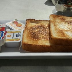Petit San Remo - Toast mit Butter und Marmelade | 2,90 Euro