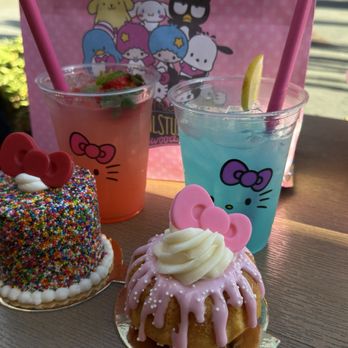 Hello Kitty And Friends Cafe - Birthday cake and bundnt cake - Themed Cafes Near Me - Universal City, California Hello Kitty And Friends Cafe - Birthday cake and bundnt cake - Themed Cafes Near Me - Universal City, California