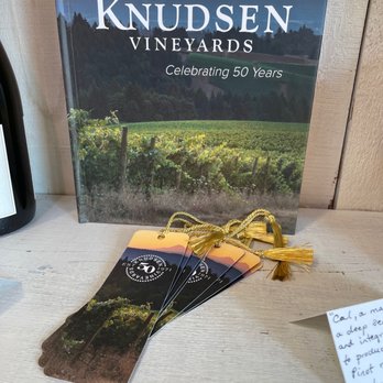Knudsen Vineyards - Wine Tasting Room Near Me - Dundee, Oregon