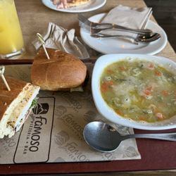 Famoso Neapolitan Pizzeria - Chicken Supremo with Italian Chicken and pasta soup combo