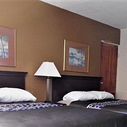Holiday Lodge