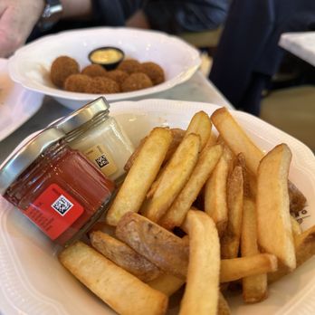 Blushing - French fries - Coffee & Tea Near Me - Amsterdam, New Hampshire