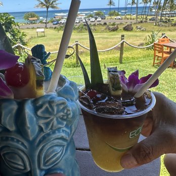 Mamahune's - Mai tai and bird of paradise. Souvenir mug, too - Tiki Bars Near Me - Kapaa, Hawaii