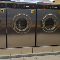 Super Suds Laundromat - Bank of washers