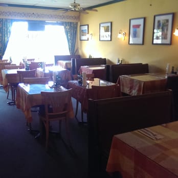 Cafe Normandie - Small restaurant. Busy starting at 11! - French Near Me - Naples, Florida
