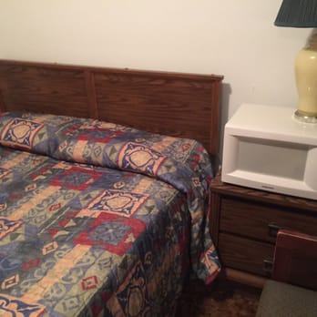 Star Lodge Motel - For those late night hot pocket cravings. You don't even need to get out of bed. - Hotels Near Me - Glasgow, Montana Star Lodge Motel - For those late night hot pocket cravings. You don't even need to get out of bed. - Hotels Near Me - Glasgow, Montana