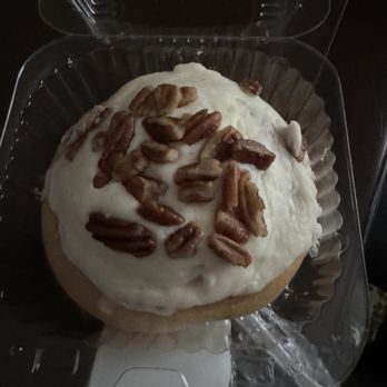Buc-ee’s - Cinnamon Pecan Roll - Gas Stations Near Me - Springfield, Missouri
