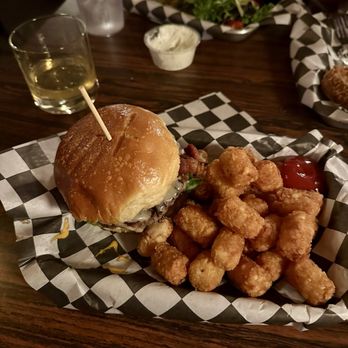 Quarry House Tavern - Dive Bars Near Me - Silver Spring, Maryland