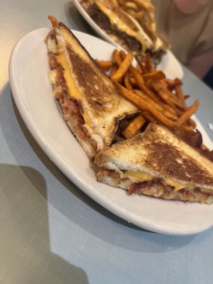 Lucille's American Cafe by null