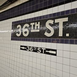 MTA - 36th Street Station - M, R - Sign