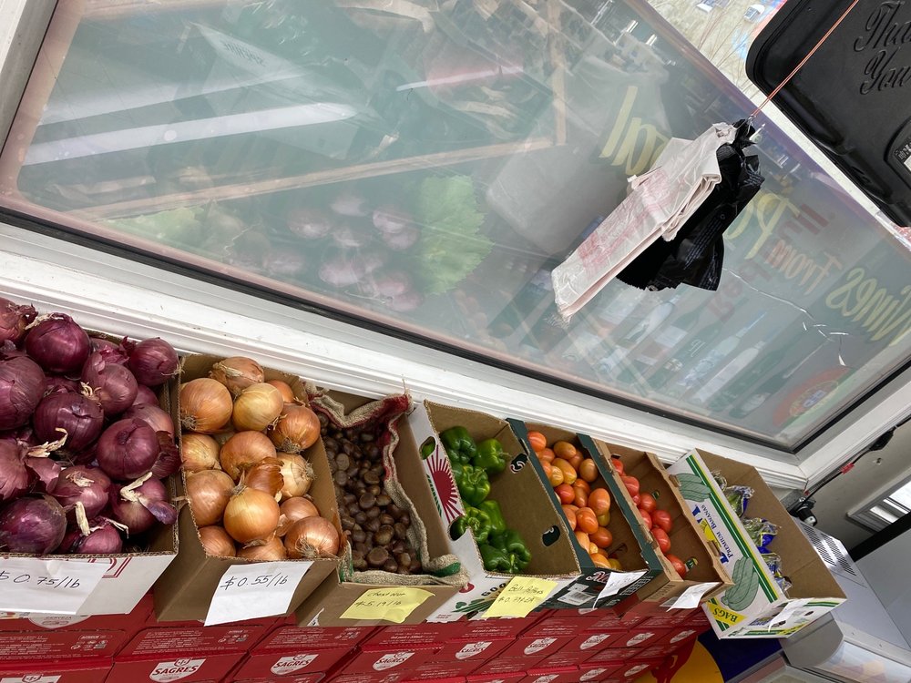 ANDY’S WALNUT MART Updated September 2024 45 Photos 36 Walnut St