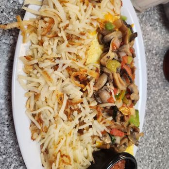 Blue Mound Cafe - Huge veggie omelet - Breakfast & Brunch Near Me - Fort Worth, Texas