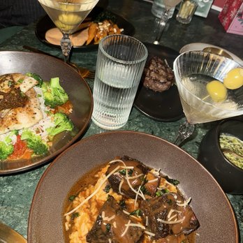 THE HUSKY - Updated May 2025 - 188 Photos & 52 Reviews - 4510 Freret St