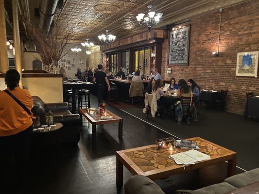 AV Restaurant by null