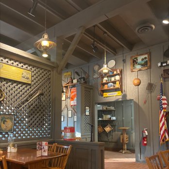 Cracker Barrel Old Country Store - Breakfast & Brunch Near Me - Hamilton Township, New Jersey