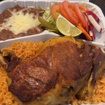 Pupusas Locas - pollo asado plate - Salvadoran Near Me - Covington, Washington Pupusas Locas - pollo asado plate - Salvadoran Near Me - Covington, Washington