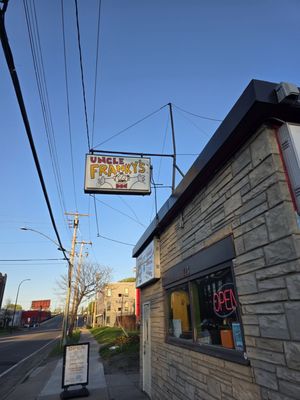 Uncle Franky's by null