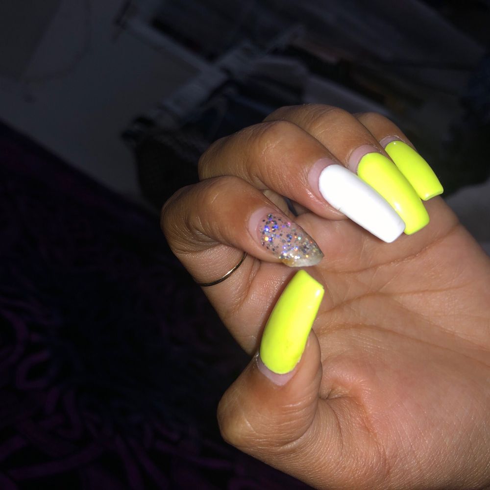 My Nails - My pointer finger broke in half without me even knowing. This is a week after my other nails had previously broke as well. - Nail Salons Near Me - Clovis, California My Nails - My pointer finger broke in half without me even knowing. This is a week after my other nails had previously broke as well. - Nail Salons Near Me - Clovis, California