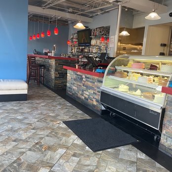 Broadway Pizza - Didn't go on that side! - Pizza Near Me - Memphis, Tennessee