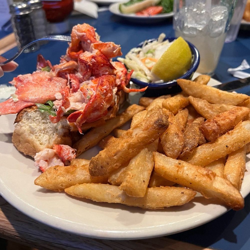 Boston Sail Loft - Losbter roll... I took the picture in 2024 and it was so good, we came back in 2025! - Bars Near Me - Boston, Massachusetts