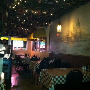 Compari's - Pizza Near Me - Los Angeles, California