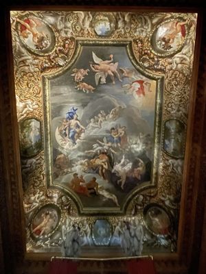 Hampton Court Palace by null