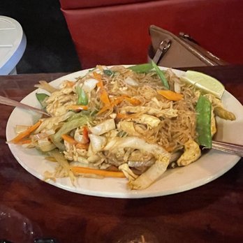 KAPATAD Kitchen and Cafe - Pancit Bihon with chicken - Filipino Near Me - Austin, Texas KAPATAD Kitchen and Cafe - Pancit Bihon with chicken - Filipino Near Me - Austin, Texas