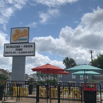 Eats Burgers - Patio - Burgers Near Me - Fredericksburg, Virginia