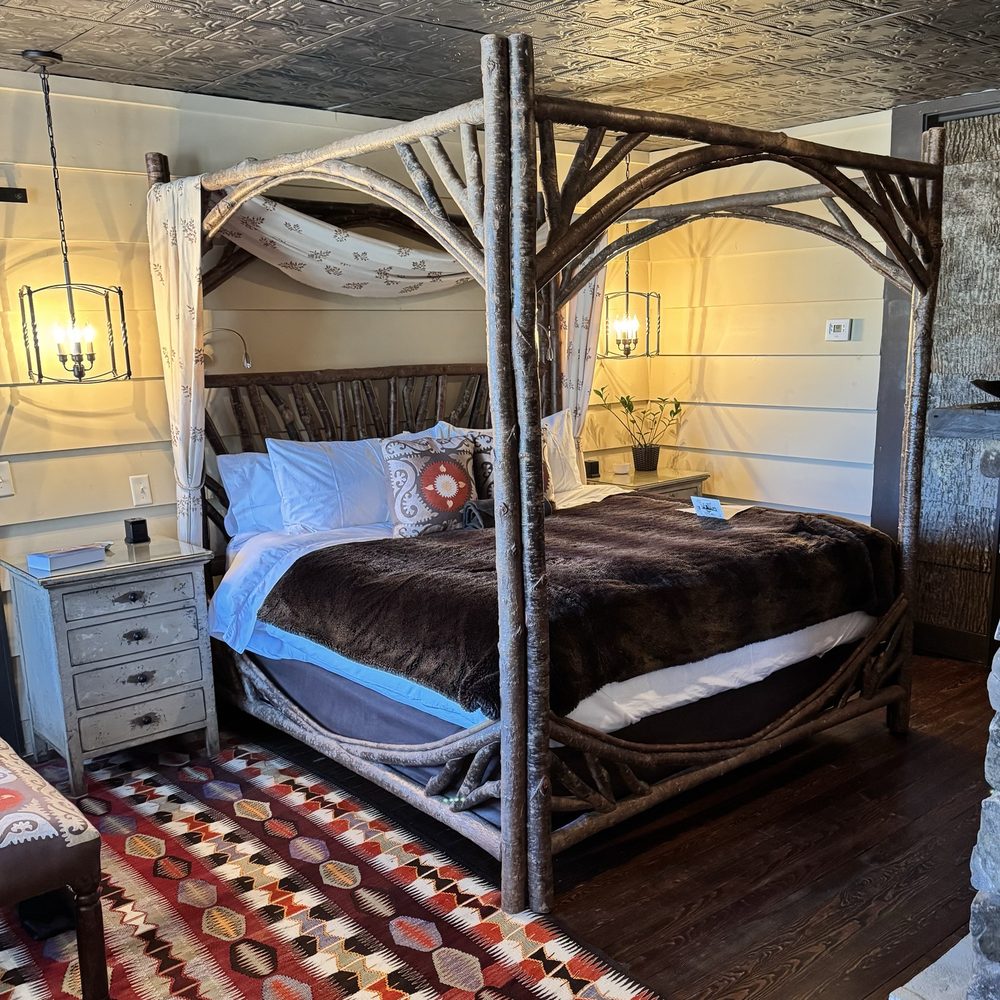 The White Birch Inn - Mountain Laurel Suite - Bed & Breakfast Near Me - Clayton, Georgia The White Birch Inn - Mountain Laurel Suite - Bed & Breakfast Near Me - Clayton, Georgia