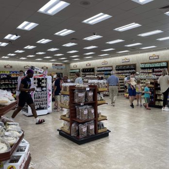 Buc-ees - Drinks area. - Gas Stations Near Me - Auburn, Alabama