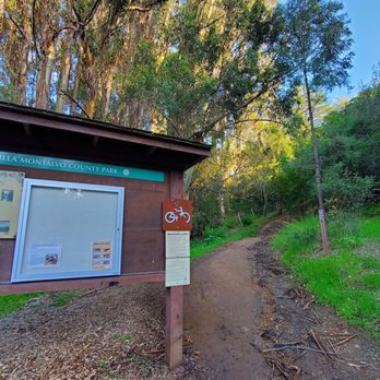 Villa Montalvo - Hiking trail entrance (from Lot 4) - Hiking Near Me - Saratoga, California Villa Montalvo - Hiking trail entrance (from Lot 4) - Hiking Near Me - Saratoga, California