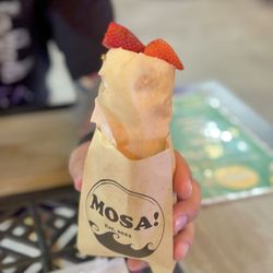 MOSA - Matcha strawberry and coconut ice cream wrap