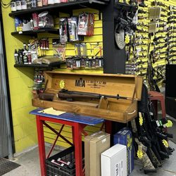 Bullfrog Corner Pawn & Guns - Love this place
