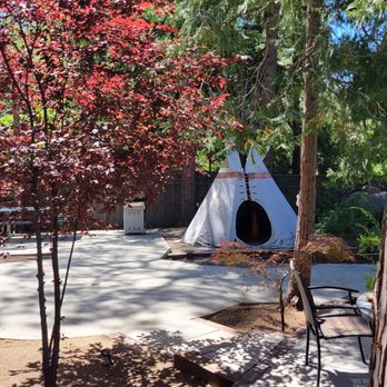 Silver Pines Lodge - Silver Pines Village teepee - Hotels Near Me - Idyllwild, California Silver Pines Lodge - Silver Pines Village teepee - Hotels Near Me - Idyllwild, California