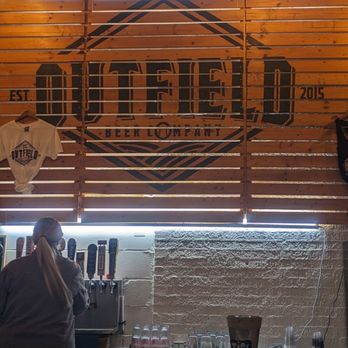 Quentin's BBQ & Sides - Outfield brewery - Barbeque Near Me - Bonner Springs, Kansas