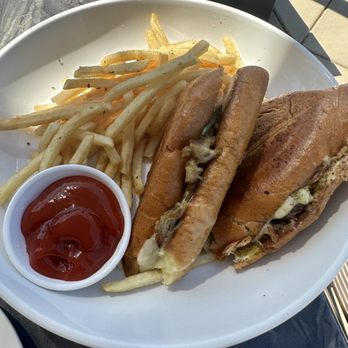 Village 360 - Cubana - Wine Tasting Room Near Me - Fairfield, California