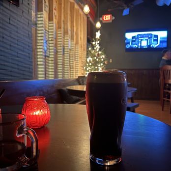 Kelly’s Irish Pub - A beautiful Guinness - Pubs Near Me - Austin, Texas