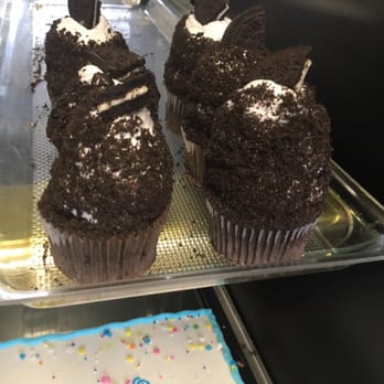 Cake Among Us - Oreo cup cake - Desserts Near Me - Rancho Cucamonga, California