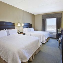 Hampton Inn & Suites Plattsburgh - Guest room