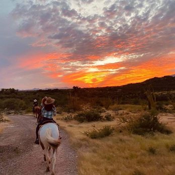 Tanque Verde Guest Ranch - Hotels Near Me - Tucson, Arizona
