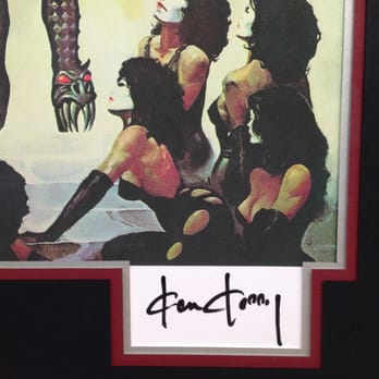 Framagraphic - Detail of some fancy mat cutting to show off the artist's signature. - Framing Near Me - Vancouver, British Columbia