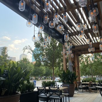 Yardbird - Patio area - Southern Near Me - Dallas, Texas Yardbird - Patio area - Southern Near Me - Dallas, Texas