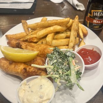 Atwater Brewery - Drunken Fish and Chips - Breweries Near Me - Detroit, Michigan