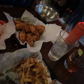 Union Tap House - Wings and basketball what could be better - Chicken Wings Near Me - Philadelphia, Pennsylvania