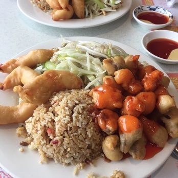 Gold Dragon - Cheap for so much food but a little flavorless in my opinion. The rice tasted old and the chicken tasted just weird. - Chinese Near Me - Salem, Oregon Gold Dragon - Cheap for so much food but a little flavorless in my opinion. The rice tasted old and the chicken tasted just weird. - Chinese Near Me - Salem, Oregon