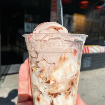 Salt & Straw - Salt and Straw Ice Cream double scoop: Strawberry Honey Balsamic w/ black pepper and Almond Brittle w/ salted ganache - Ice Cream & Frozen Yogurt Near Me - Pasadena, California Salt & Straw - Salt and Straw Ice Cream double scoop: Strawberry Honey Balsamic w/ black pepper and Almond Brittle w/ salted ganache - Ice Cream & Frozen Yogurt Near Me - Pasadena, California